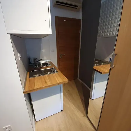 Old Town Apartment *